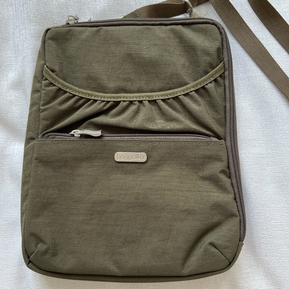 Baggallini Crossbody Nylon Zip Bag Travel Organizer Green Lots Pockets Tablet - Picture 2 of 10